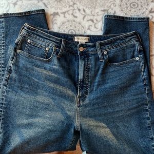 Madewell Curvy Perfect Vintage EUC barely worn. Size 31.